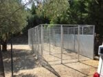 struttura per cani composta da 4 box in linea 3x2, senza tetto pannelli modulari in rete elettrosaldata e posteriore semichiusi