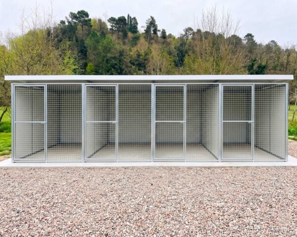 4-box-coibentati-8mq-cadauno-con-tettoia